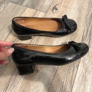 Clarks Indigo Size 5 Flats Shoes